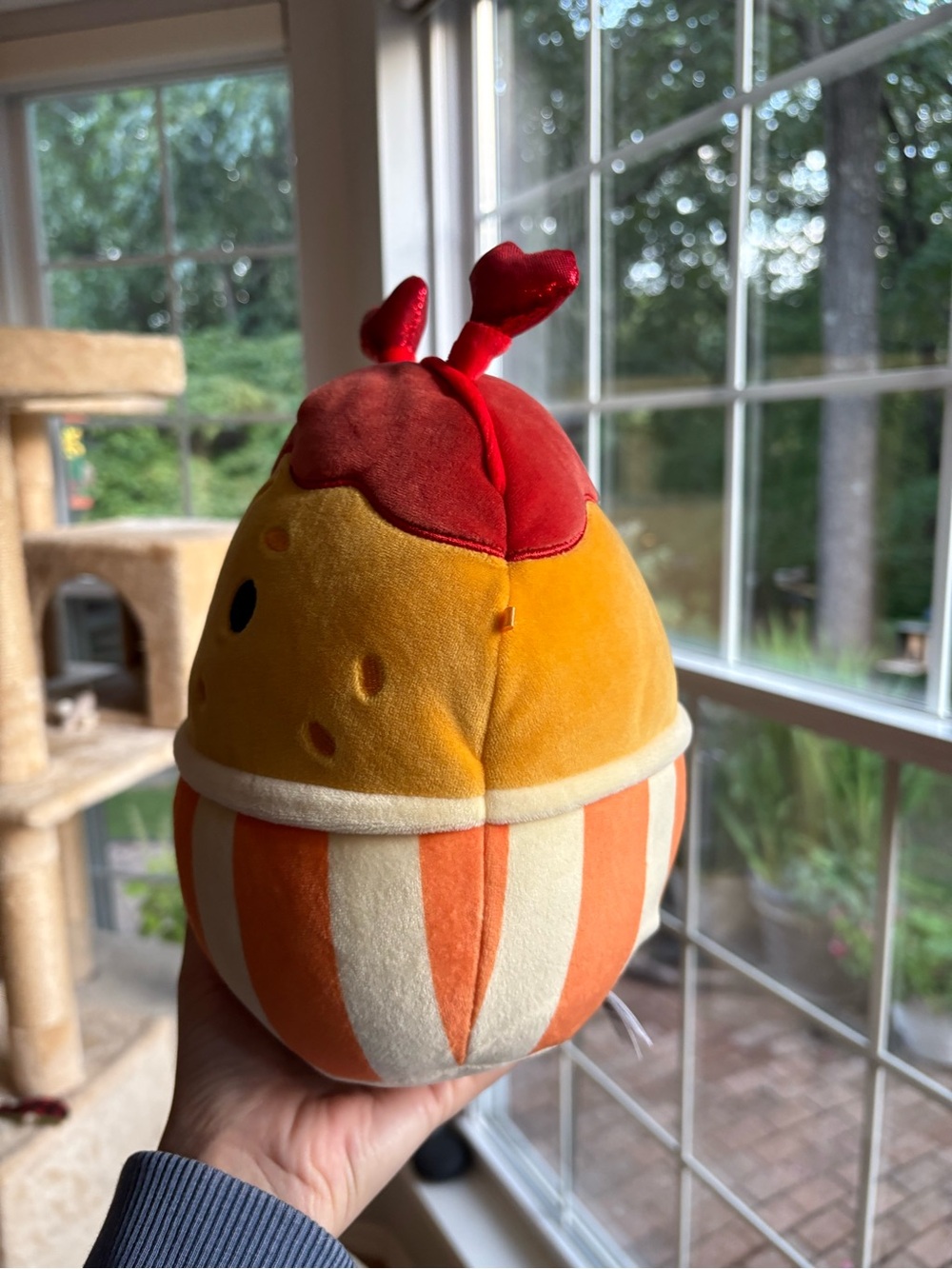Nester the chicken nugget Squishmallow valentines edition NWOT 8in - Picture 4 of 4